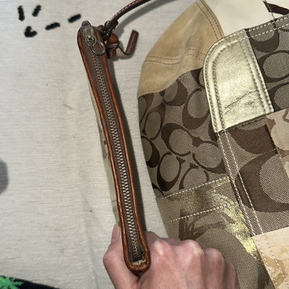 Coach patchwork hobo handbag and Wristlet Vintage set - Picture 13 of 14